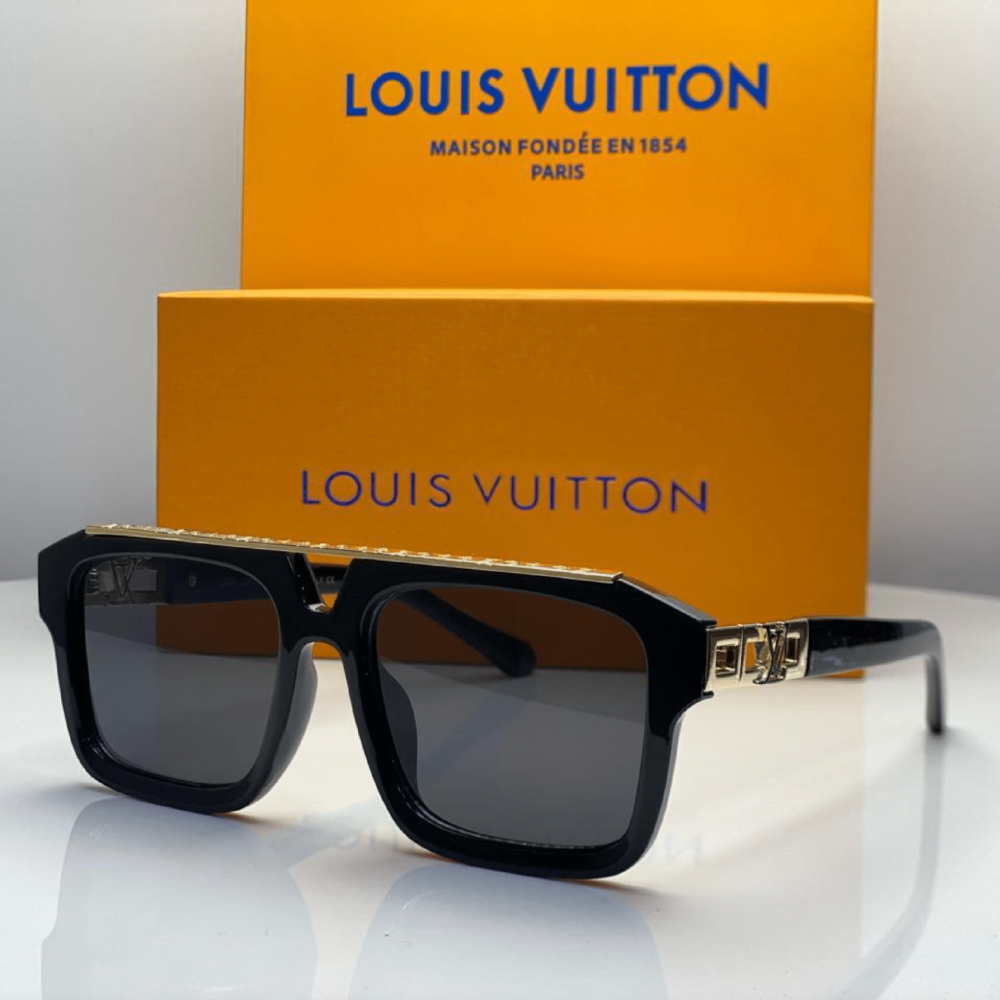 Home 173 Louis Vuitton 1.1 Mascot Pilot Square Black
