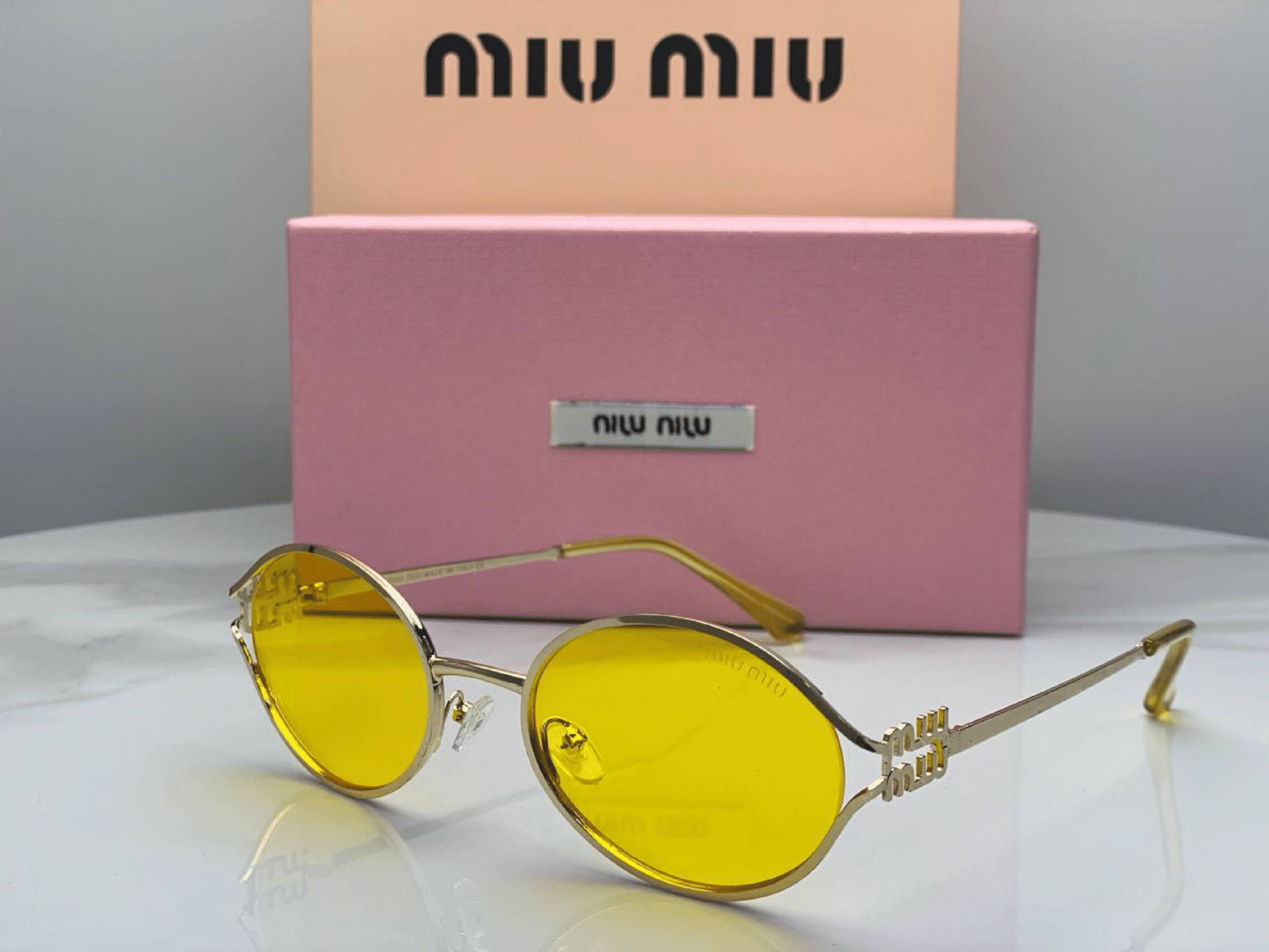 Miu Miu Retro Oval Lightweight