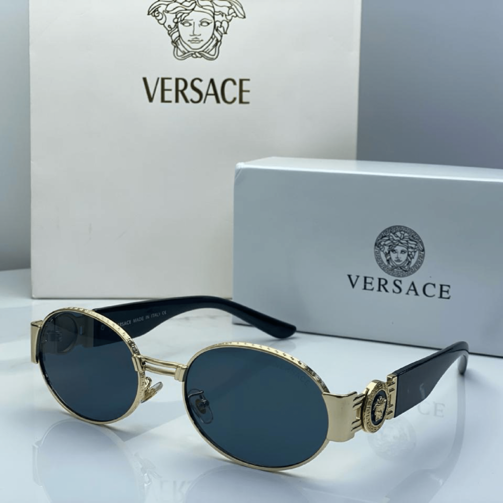 Home 156 Versace Medusa 90s vintage Black