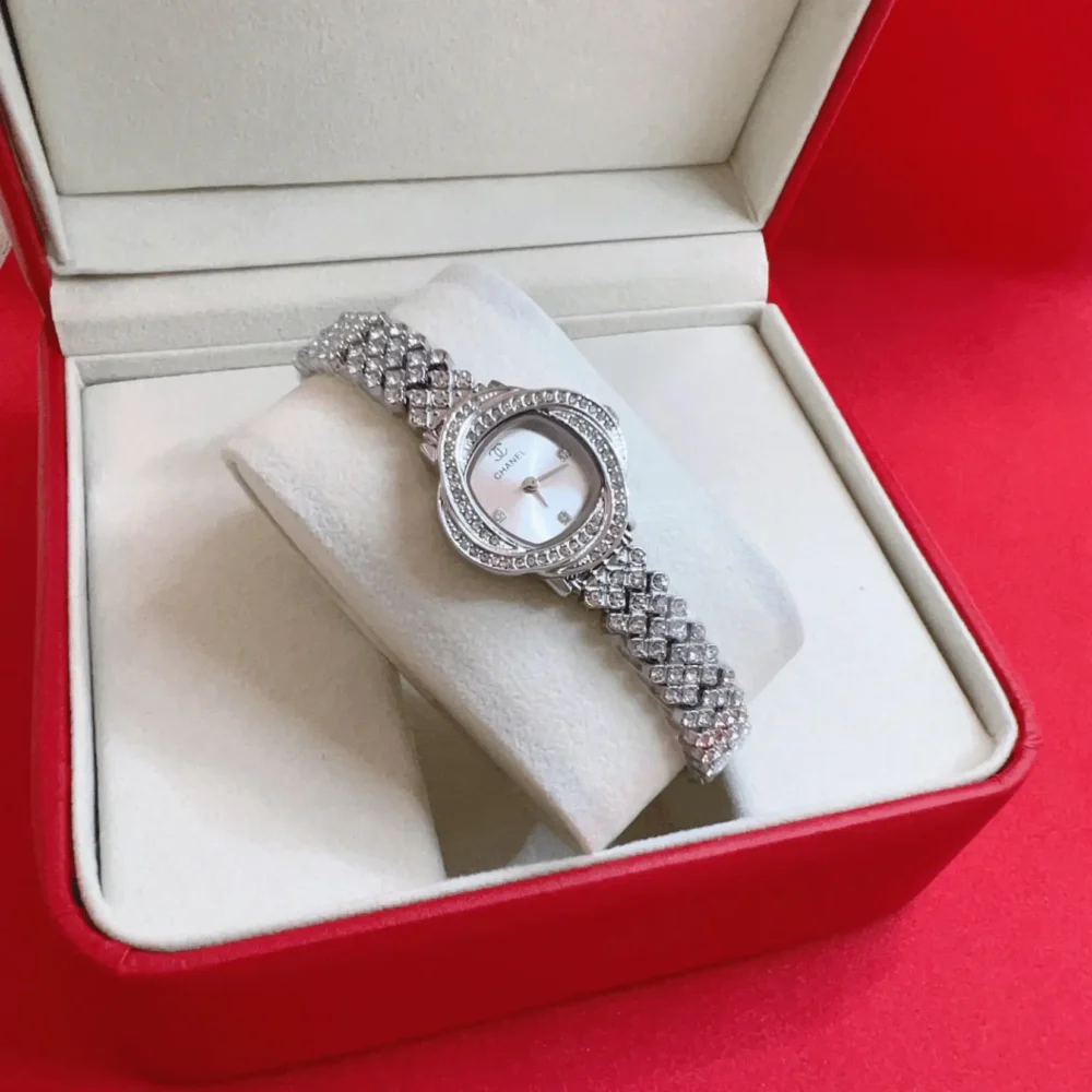 Home 345 Chanel Catwalk Diamond watch white silver