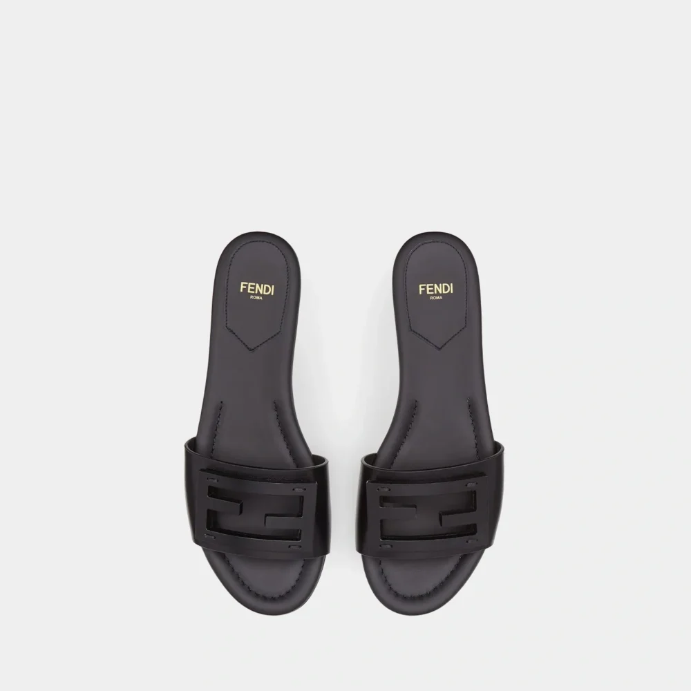 Home 104 Fendi Baguette leathe Sandals Black