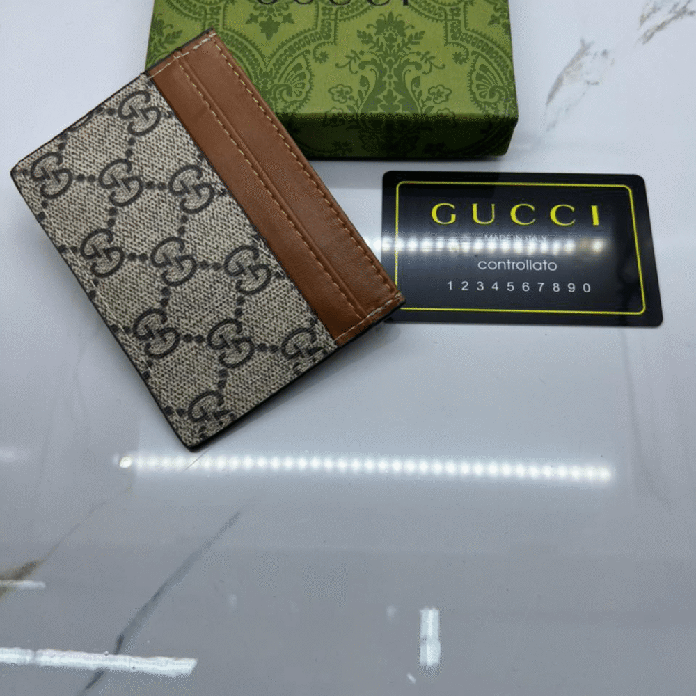 Gucci gg supreme wallet